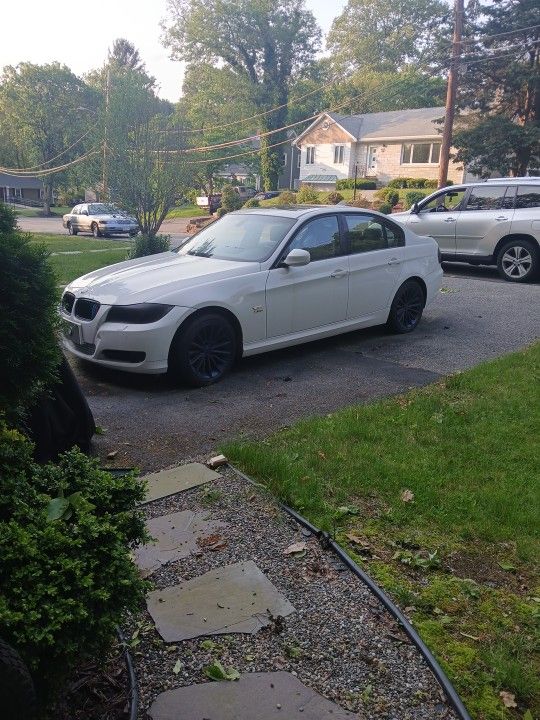 2012 BMW 328ix M Sport 6-speed