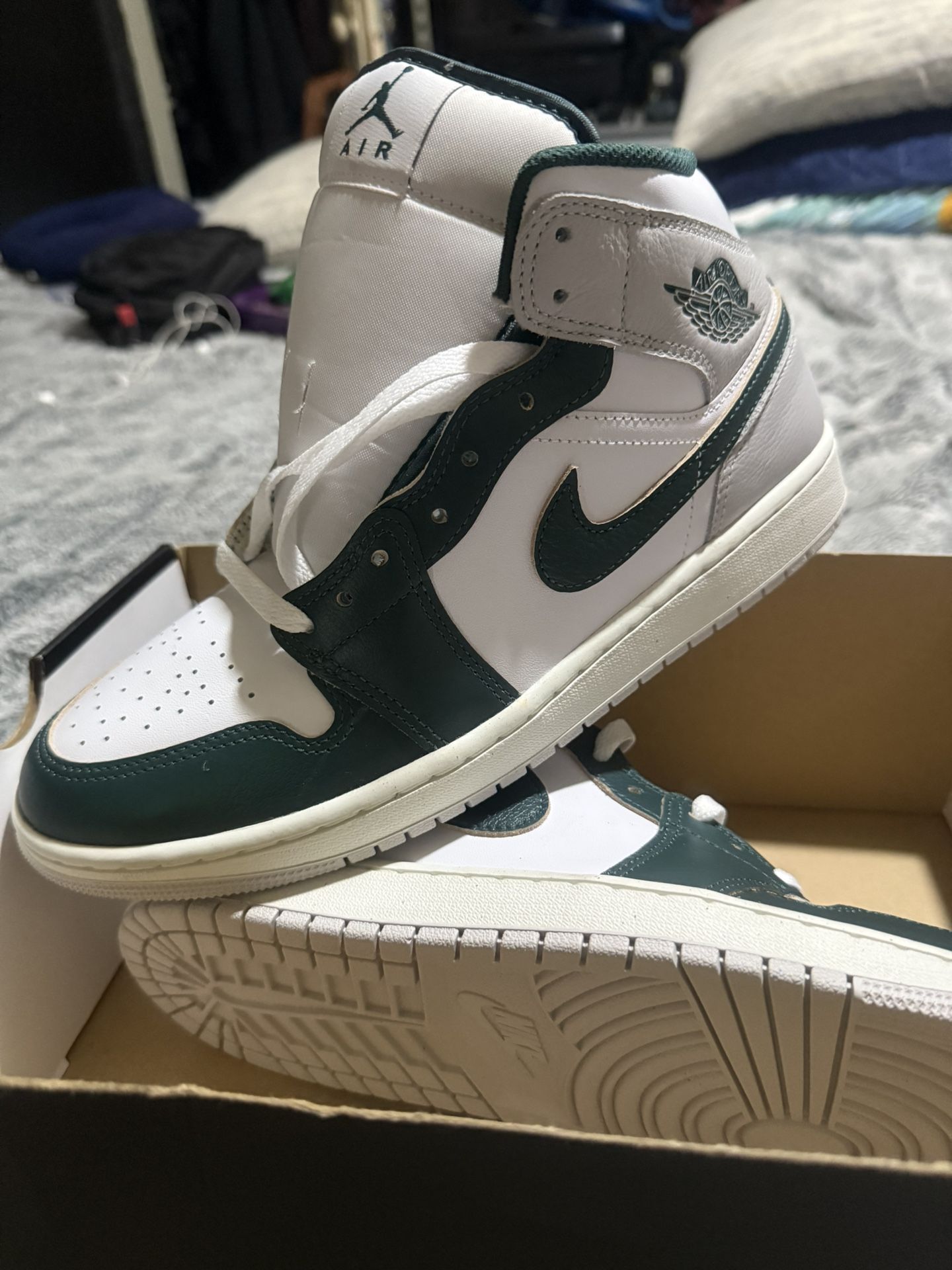 Air Jordan 1 Mids SE