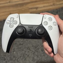 PS5 controller