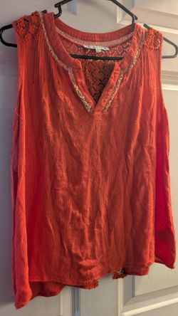 Heartloom Sleeveless Boho Blouse with Lace Detail