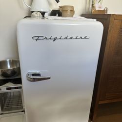 Retro Compact Fridge 