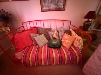 Day Bed with mattress
