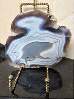 Natural agate geode 5.5”x4.5”