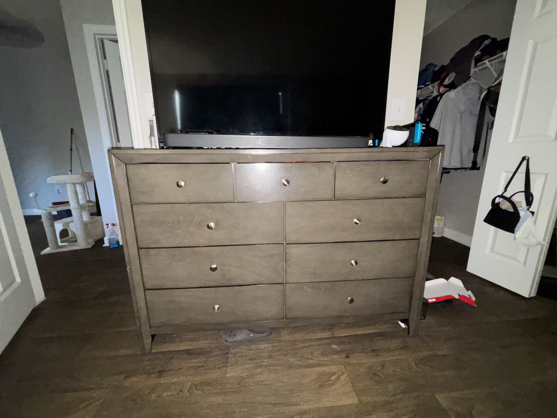 Dresser