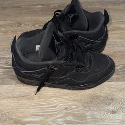 Black Cat Jordan 4 
