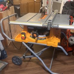 RIDGID 10 INCH 15 AMP PRO JOBSITE TABLE SAW W/STAND GREAT CONDITION !