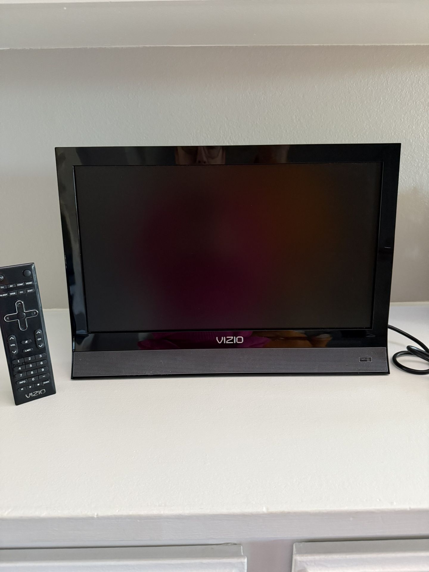VIZIO M190VA 19” HD LED LCD TV HDMI WITH REMOTE