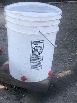 Chicken Water Bucket Waterer Drinker