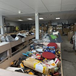 📍 Desert Deals Liquidation1322 S. 4th Ave., Yuma, AZ 85364🕘 9 AM – 3 PM💥 ANY item you grab from the bins is just $5!Hurry in — the best deals go FA