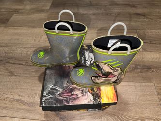 Rain boots boys size 9