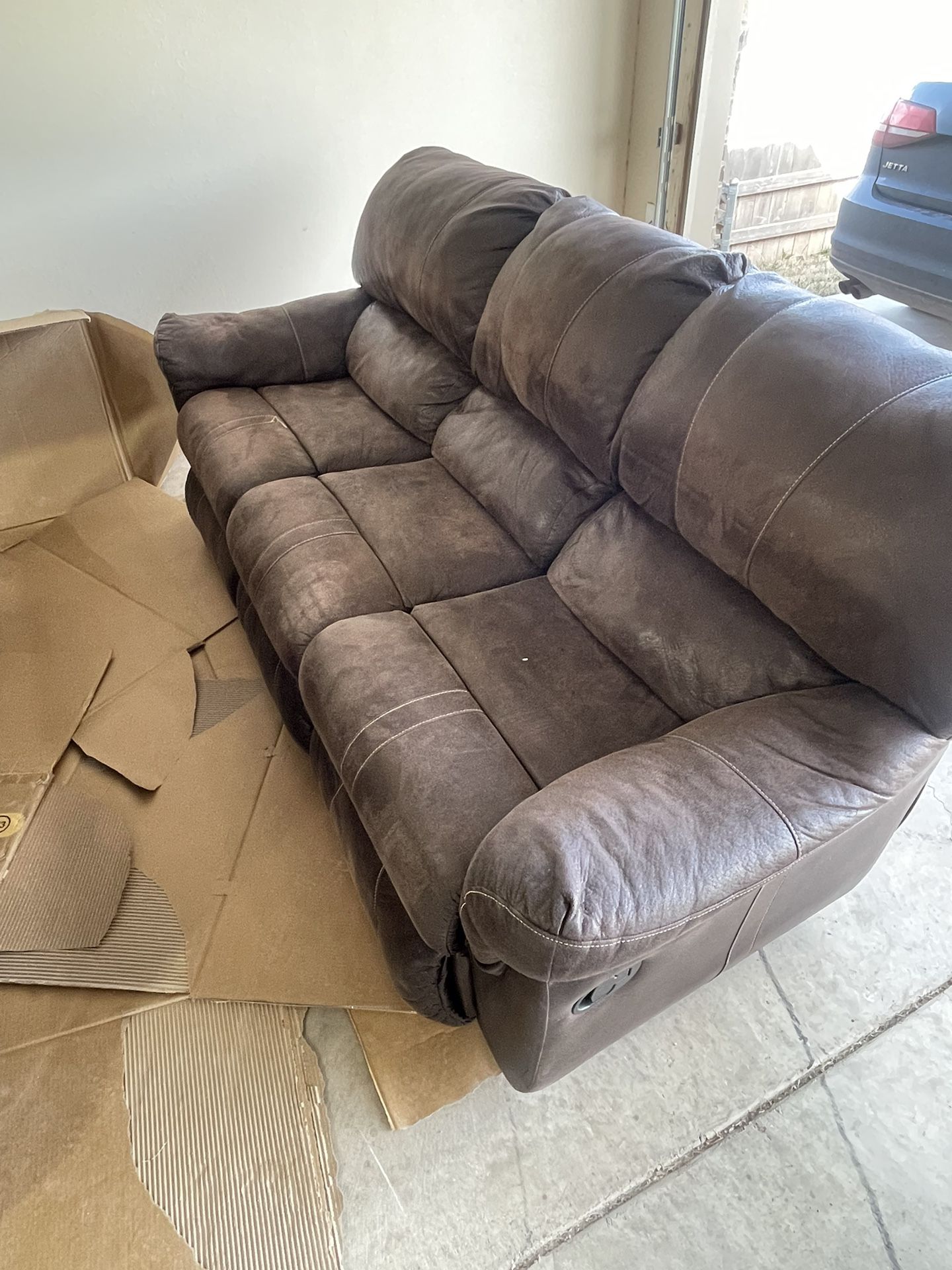 Worn leather Couch Set MUST PICK UP. 