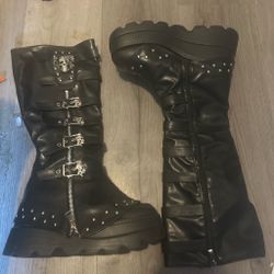 Black Knee-High Platform Boots with Skull Buckles