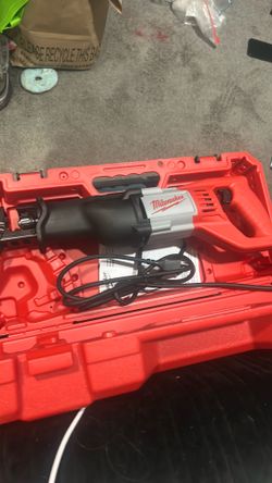 Milwaukee saw saw