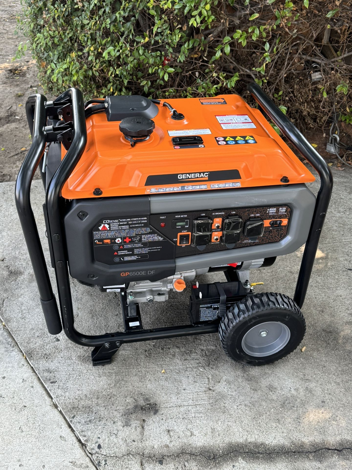 Generac 8125/6500-Watt Dual Fuel Portable Generator, Easy-To-Use Electric Start and Cord Included