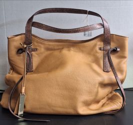 VINCE CAMUTO LEATHER PURSE
