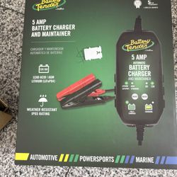 Battery Tender 5-AMP Smart Charger & Maintainer (6V / 12V) - Lithium, AGM, Lead-Acid