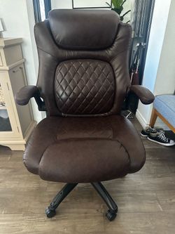 Executive Desk Chair