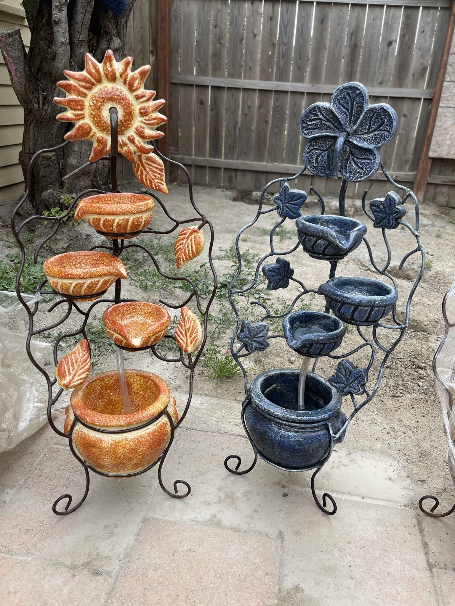 Small Cement Fountains / Pequeña Fuentes De Semento