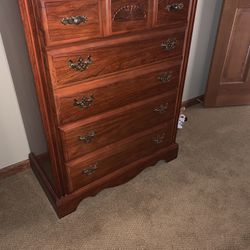 Bassett cherry wood Veneers Bedroom Set