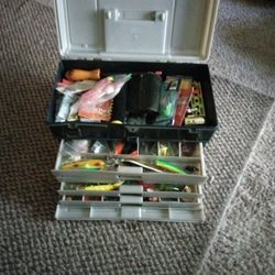 FISHING LURES & TACKLE GEAR