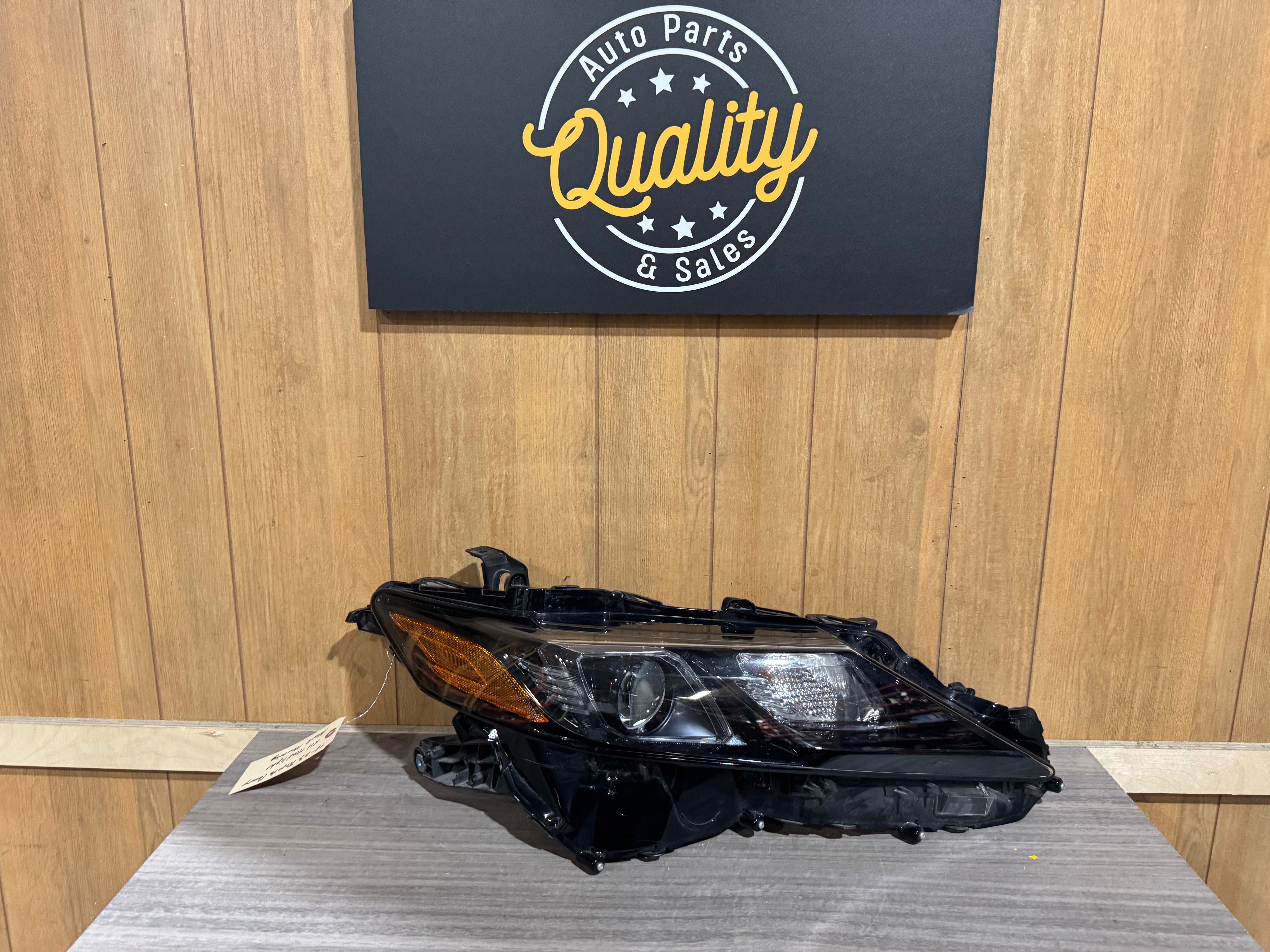 2018 2019 2020 2021 2022 2023 Toyota Camry Passenger Side Right Side Headlight