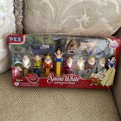 PEZ Disney Snow White Seven Dwarfs Limited Edition Collectors Box Set