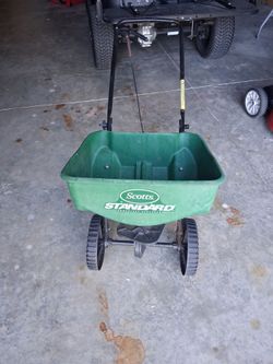 Fertilizer spreader