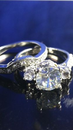 Women's engagement promises ring size 8
