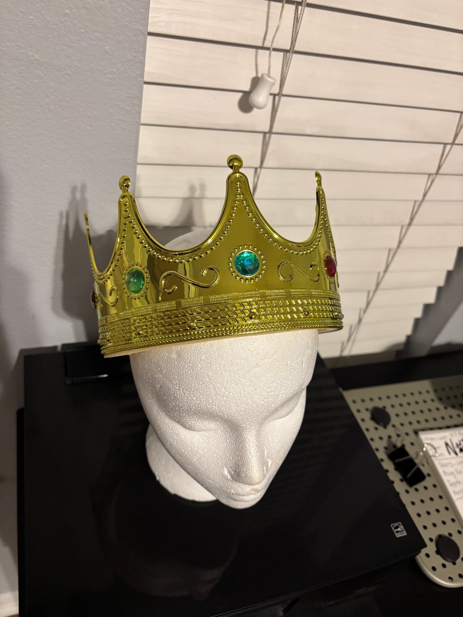 GOLD CROWN W/ GEMS