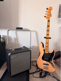 Squier Classic Vibe ‘70s Jazz Bass Maple Fingerboard Natural & Fender Rumble 40 1X10 40W Bass Combo Amp