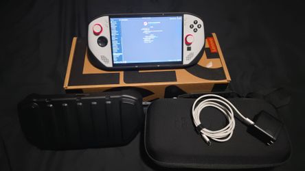 Legion Go S 8" 120Hz Gaming Handheld - AMD Ryzen Z1 Extreme - WindowsOS - 32GB with 1TB SSD