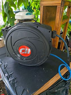 Campbell Hausfeld Retractable Air Hose Reel