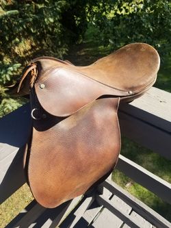 ROSSI Y CARUSO ENGLISH SADDLE LEATHER 16 INCH BASE