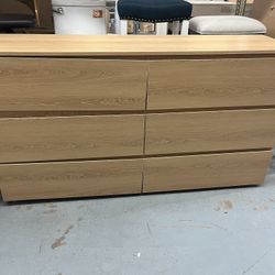 6 Drawer Wood Grain Dresser 59 In W 