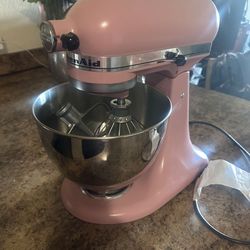 KitchenAid 4.5 Qt Stand Mixer (Dried Rose) – Like New