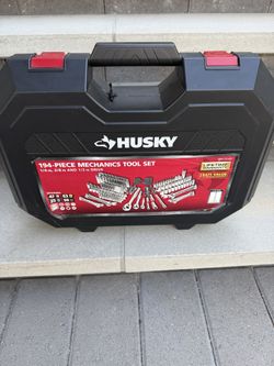 Husky 194-Piece SAE/Metric Mechanics Tool Set with Case New!