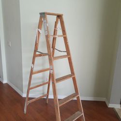 6' Wood Step Ladder 