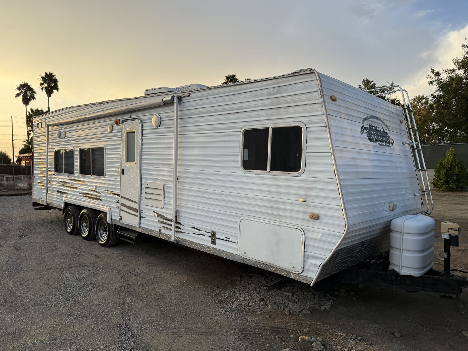 2005 Attitude Toy Hauler