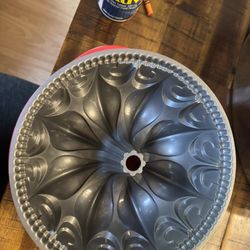 Bundt Cake pan & Carrying case