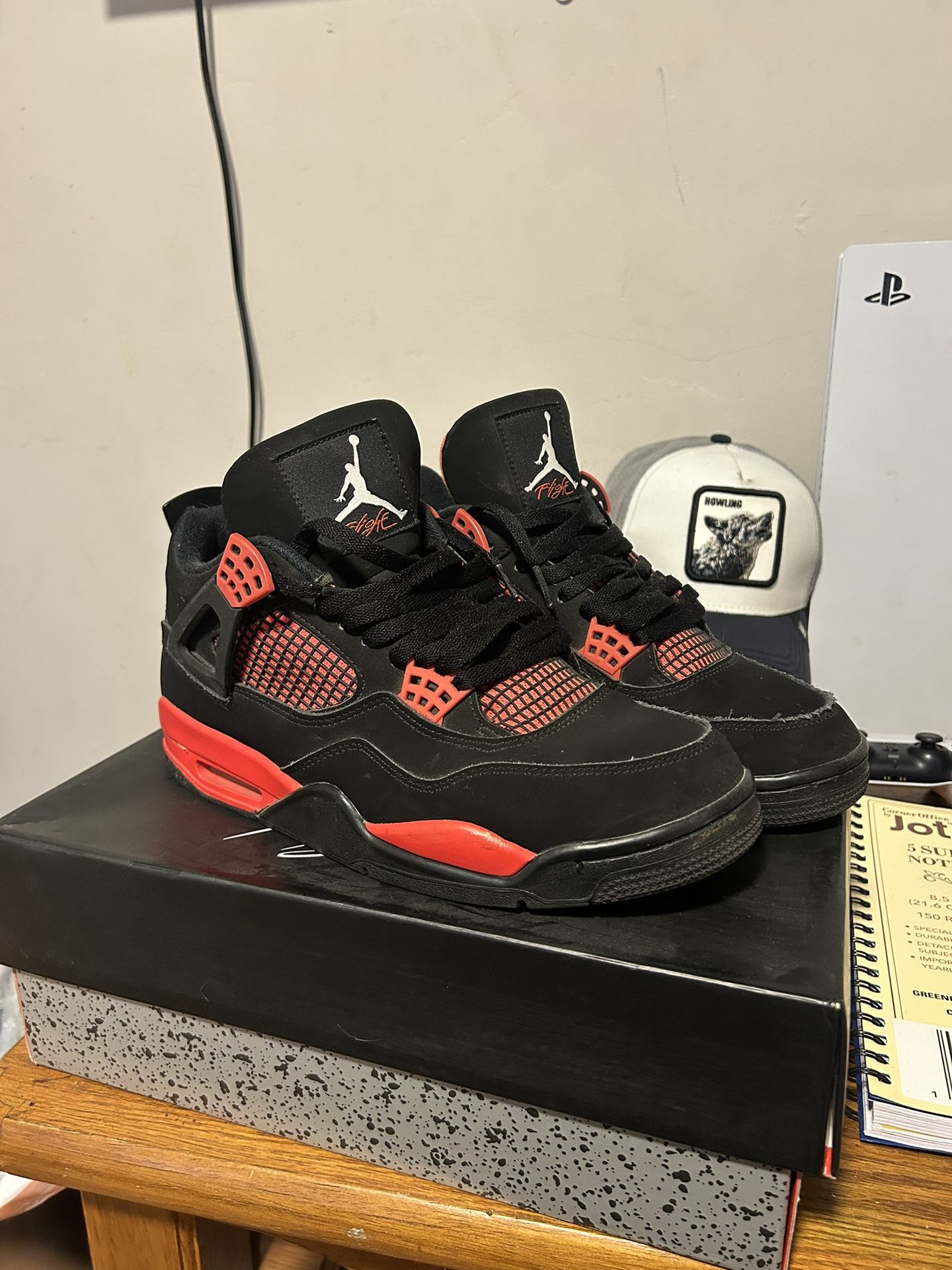 Jordan 4s Red Thunders