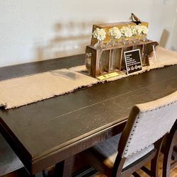 5 Piece Dining Table - Counter Height Chairs & Table