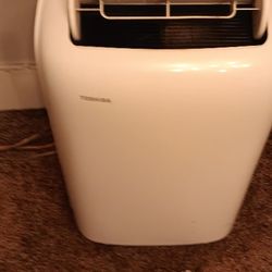 Toshiba A/C UNIT WITH REMOTE 