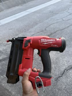 Milwaukee 18 Gauge Brad Nailer