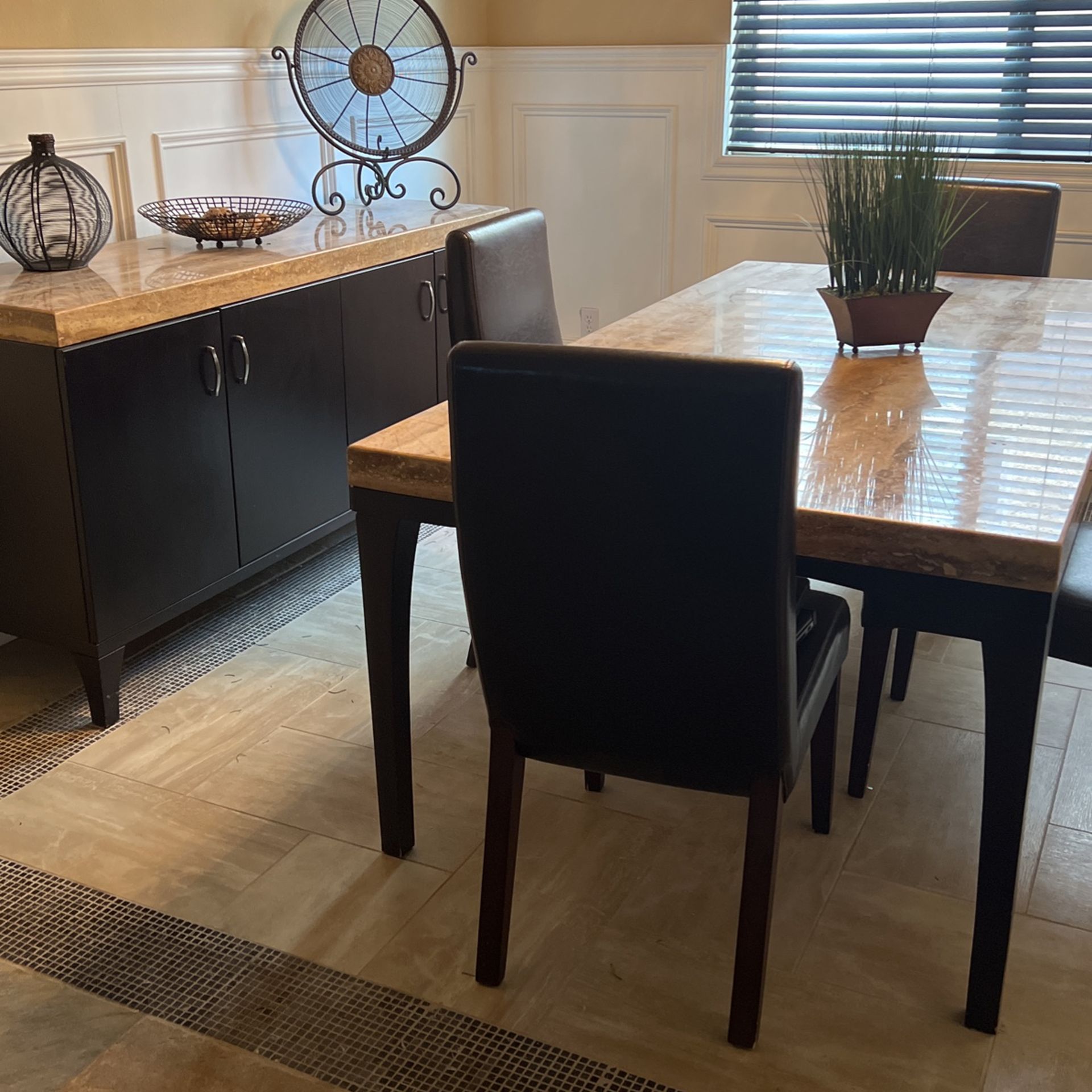 Dining Room Tables Las Vegas