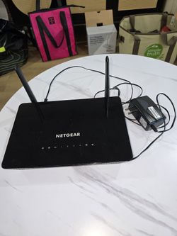 NETGEAR R53 4 Port WiFi Router