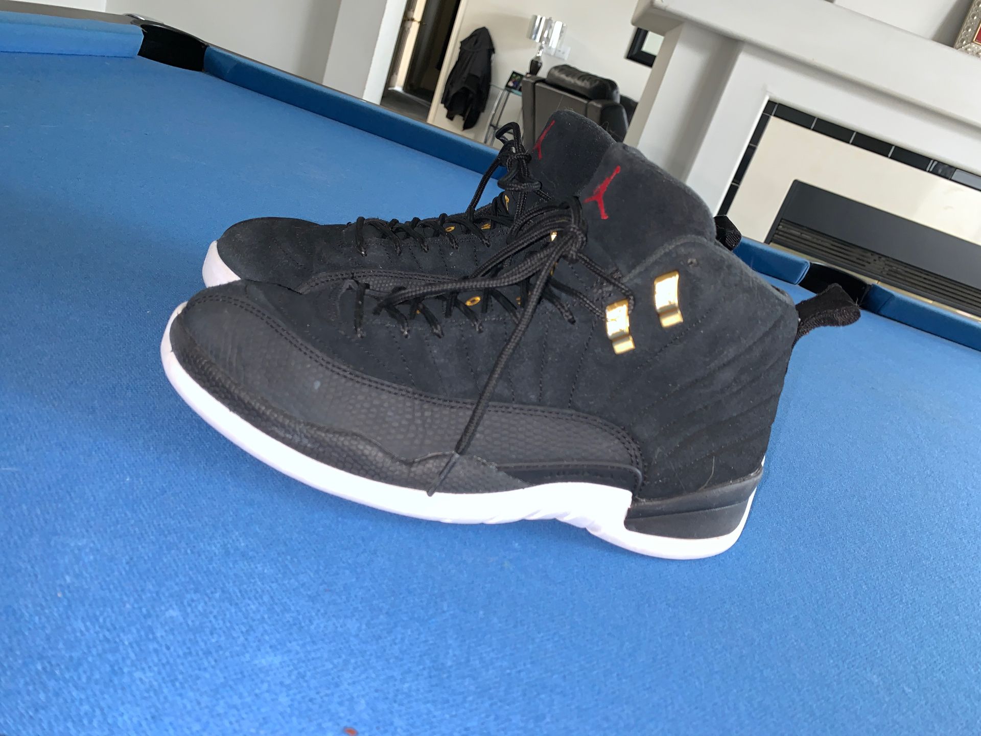 Air Jordan 12 / size 8 mens