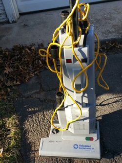 ADVANCE CARPETTWIN 14 COMMERCIAL /OFFICE VACUUM EXCELLENT CONDITION