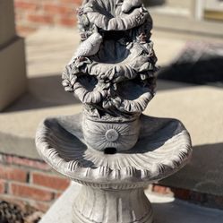 Beautiful Bird Bath / Water Fountain