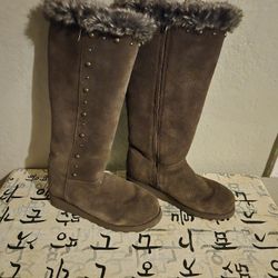 Bearpaw Women's Tall Winter Boot Size 8