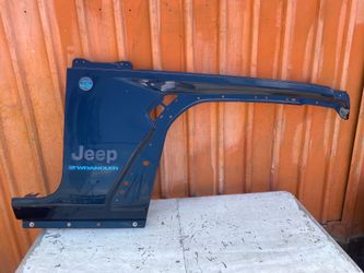 Fender  jeep Wrangler gladiator right passenger side. OEM  2018-2019-2020-2021-2022-2023-2024-2025-2026